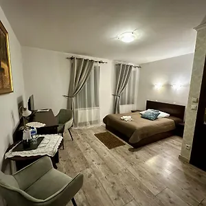 https://dworek-zoty-rg-hotel-i-restauracja.krakowhotelspoland.com