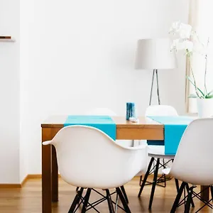 Sweet - A Cozy Welcome Apartment